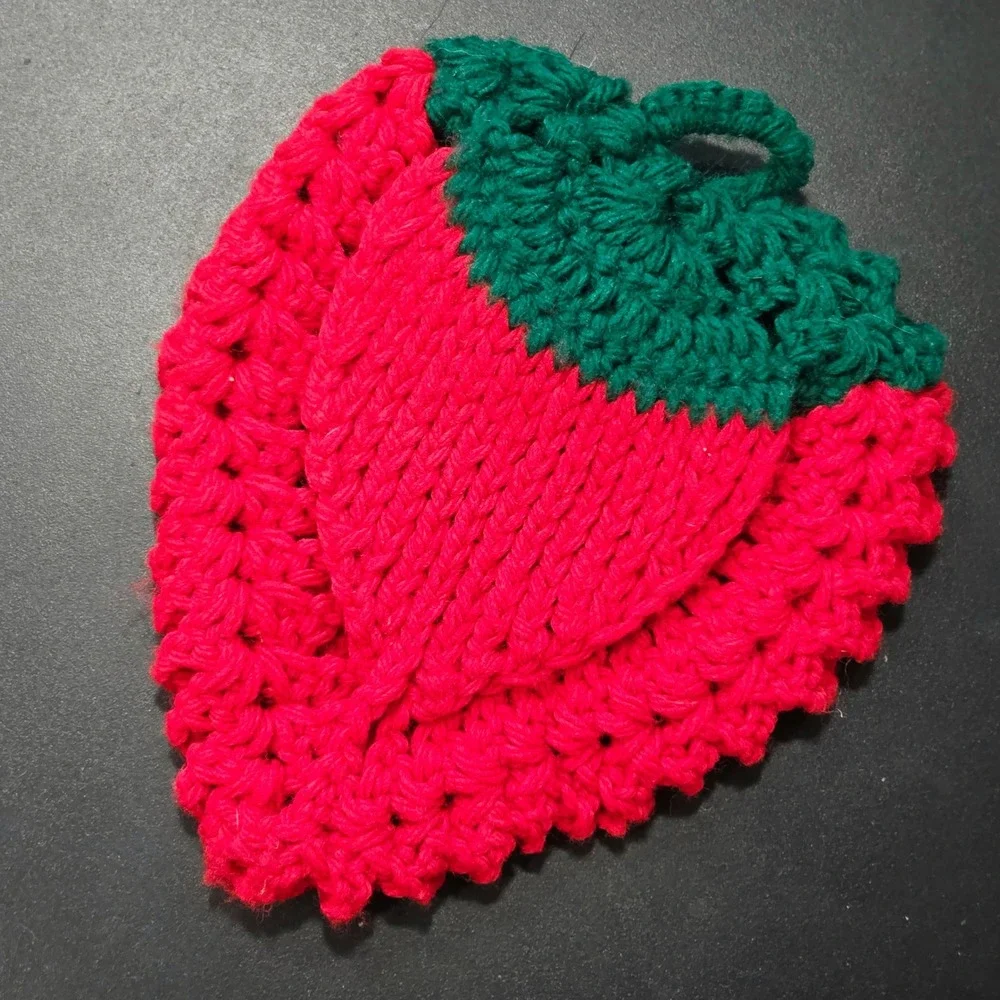 Handmade Crochet Strawberry Pot Holder Red Green Fruit Trivet Kitchen Vintage 8